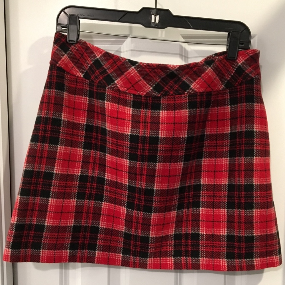 Adorable Esprit Plaid Mini Skirt Red Black
